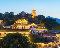 Ciqikou Ancient Town skywalk opens for sweeping panoramas