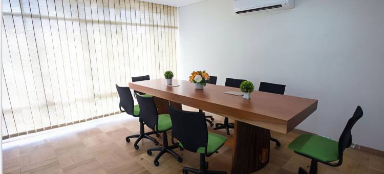 雅加达奇基尼呼啸酒店(Whiz Hotel Cikini Jakarta)图片