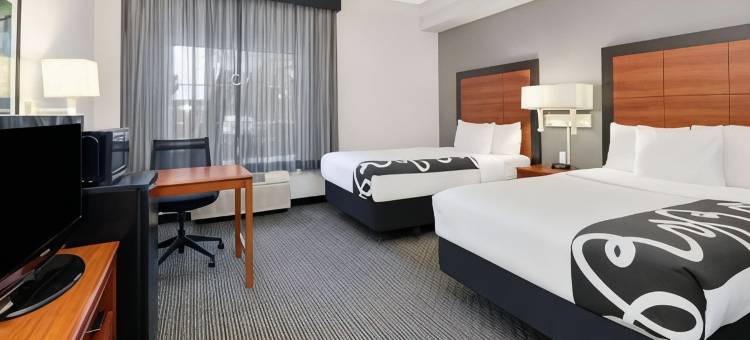 北达拉斯中心拉昆塔温德姆套房酒店(La Quinta Inn & Suites by Wyndham Dallas North Central)图片