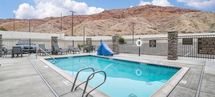 摩押靠近拱门国家公园舒适套房酒店(Comfort Suites Moab Near Arches National Park)图片