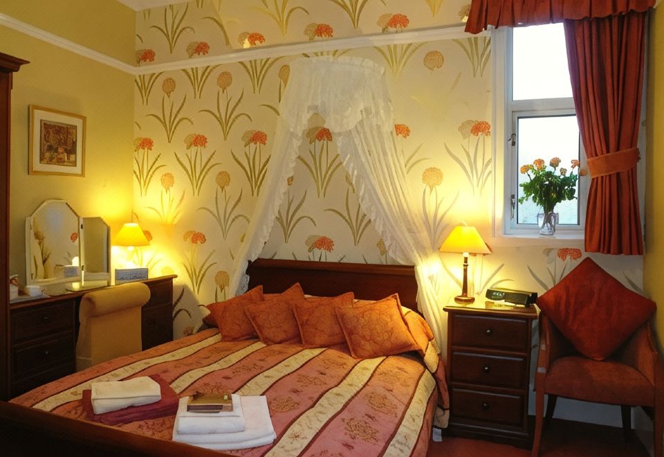 Midway Guest HouseHotel Overview