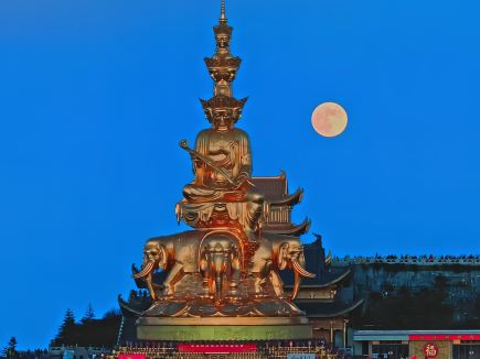 峨眉山賞月聖地，古今文人共讚月色壯景