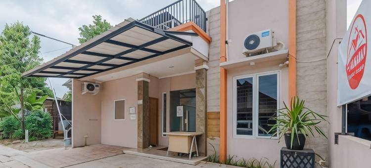 红多兹伊斯兰酒店-近哥打电影院贾蒂亚西购物中心(RedDoorz Syariah Near Kota Cinema Mall Jatiasih)图片