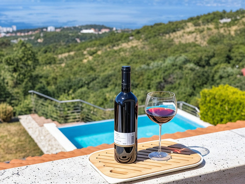 特拉马吉卡豪华公寓或带私人停车场、露台和海景的房间