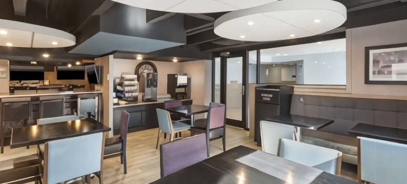 贝斯特韦斯特普拉斯密尔沃基西区(Best Western Plus Milwaukee West)图片