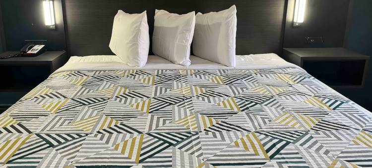 Studio 6 亨茨维尔，阿拉巴马大学大道(Studio 6 Extended Stay - Huntsville, AL University Drive)图片