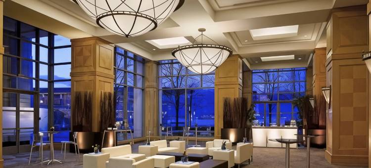 费尔蒙特海滨酒店(Fairmont Waterfront)图片