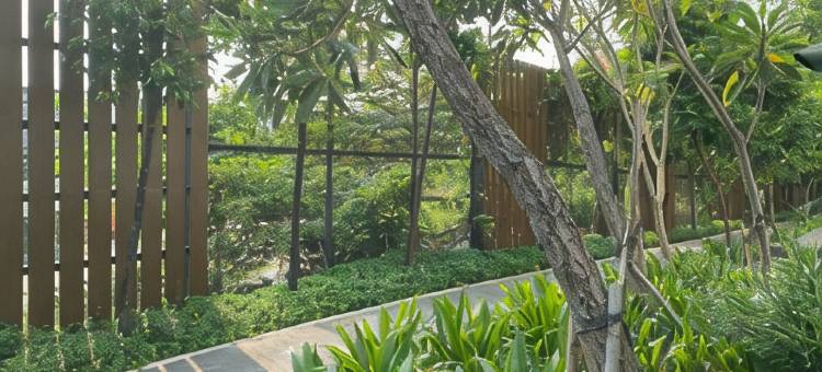 Cozy Studio at Gateway Park LRT City Jatibening Apartment by Travelio图片