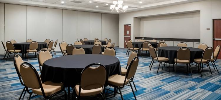 智选假日套房酒店安大略国际机场(Holiday Inn Express & Suites Ontario Airport)图片