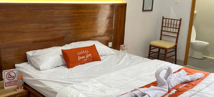 RedDoorz Plus Syariah at Umyas Hotel Near Terminal Anjuk Ladang Nganjuk图片