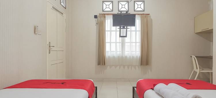 红多兹伊斯兰酒店-近巴图安帕巴士站2号(RedDoorz Syariah Near Terminal Batu Ampar 2)图片