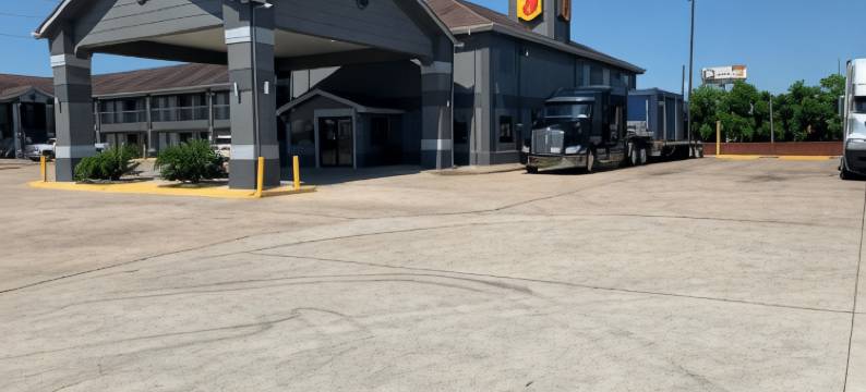 贝敦/I-10 温德姆速 8 酒店(Super 8 by Wyndham Baytown / I-10)图片