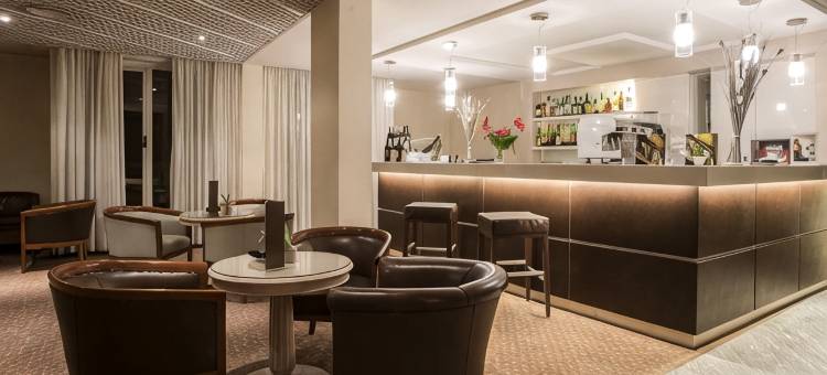 弗莱昂酒店及会议中心(FlyOn Hotel & Conference Center)图片