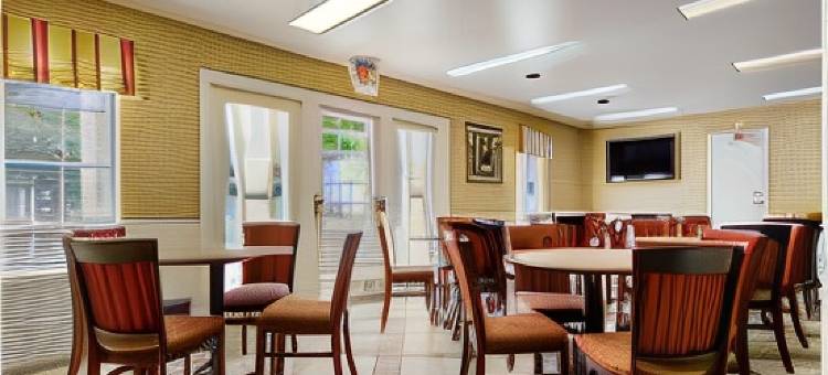 桑福德温德姆呗盟酒店(Baymont by Wyndham Sanford)图片