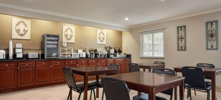 堪萨斯城温德姆呗盟酒店(Baymont by Wyndham Kansas City KU Medical Center)图片