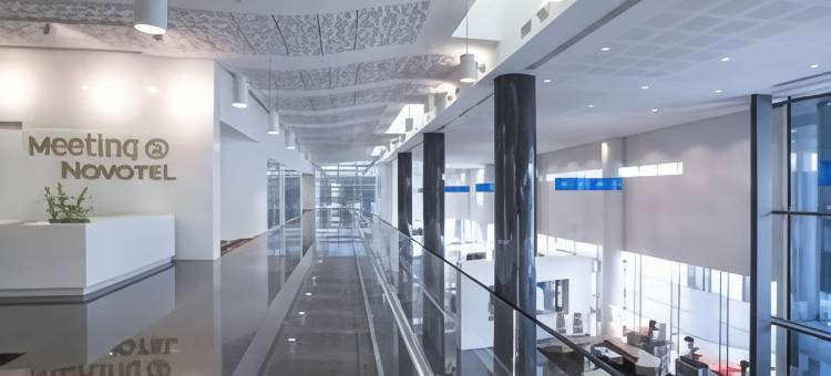 阿布扎比阿尔布斯坦诺富特酒店(Novotel Abu Dhabi Al Bustan)图片