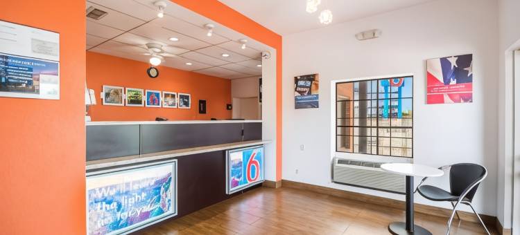 莫特尔六休斯敦-布鲁克霍洛(Motel 6 Houston, TX - Brookhollow)图片