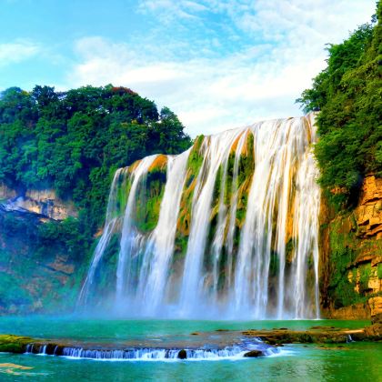 贵阳+黄果树+西江千户苗寨+荔波小七孔景区4日3晚跟团游