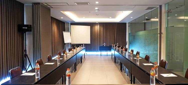 西朗林恩酒店(Lynn Hotel Serang)图片