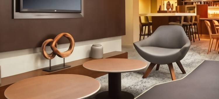 印第安纳波利斯首府万怡酒店(Courtyard Indianapolis at the Capitol)图片