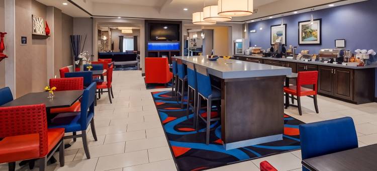 阿德莫尔贝斯特韦斯特优质套房酒店(Best Western Plus Ardmore Inn  Suites)图片