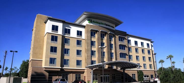 阿纳海姆度假区智选假日套房酒店(Holiday Inn Express & Suites ANAHEIM RESORT AREA by IHG)图片