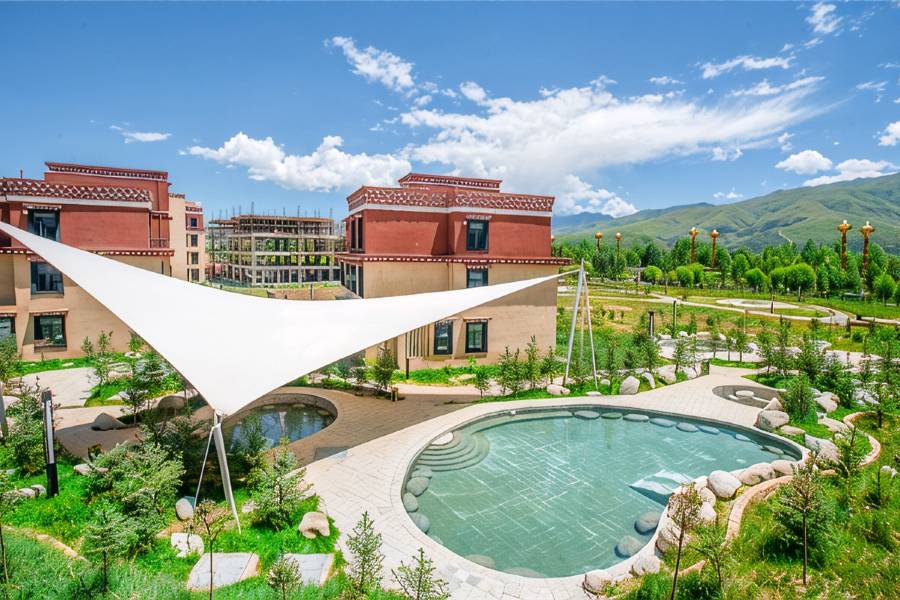甘孜翔雲温泉酒店