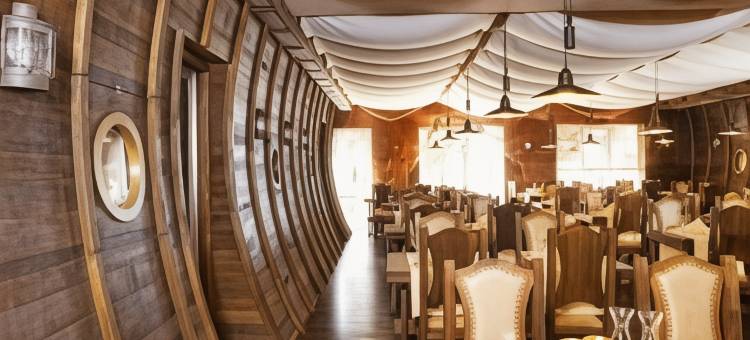 奥米斯广场酒店(Hotel Plaža)图片