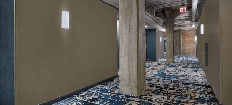 罗克福德河滨希尔顿大使套房酒店(Embassy Suites Rockford Riverfront)图片