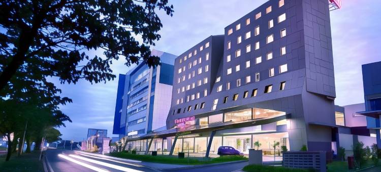 加丁塞尔彭名誉酒店(Fame Hotel Gading Serpong)图片