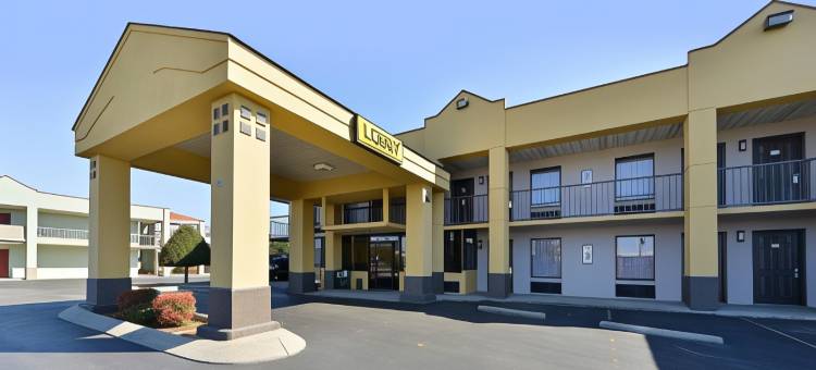 克拉克斯维尔东北速8酒店(Super 8 by Wyndham Clarksville Northeast)图片