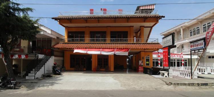 红多兹酒店-近萨朗甘湖(RedDoorz Near Sarangan Lake)图片