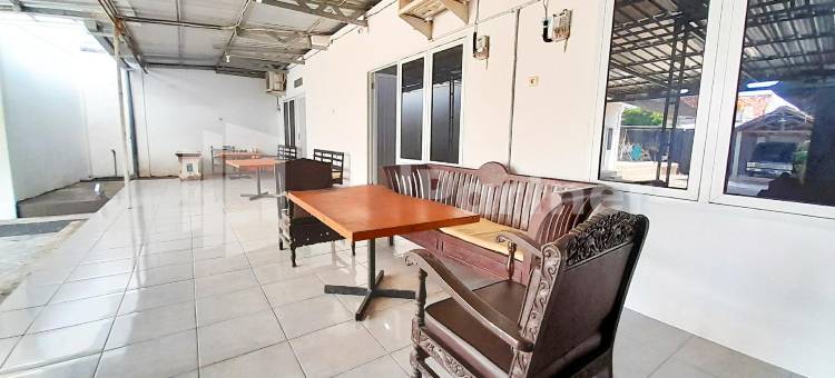 LH101 Guest House Syariah Near Makam Sunan Bonang RedPartner图片