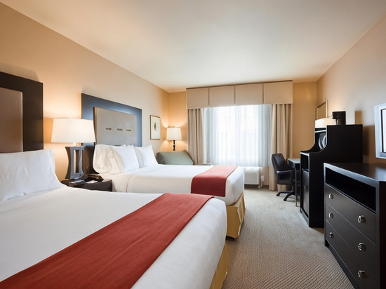 皮索尔洲际智选假日套房酒店