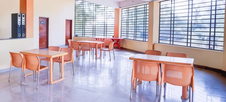 Hotel O Midwaytreat Burhanpur图片