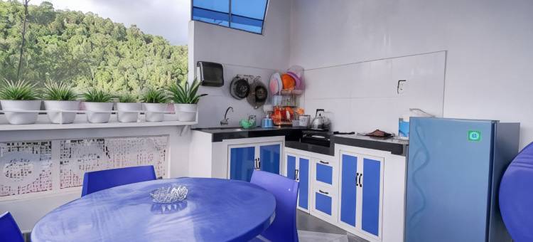 红多兹酒店-近班丹西博尔加海滩(RedDoorz Near Pantai Pandan Sibolga)图片