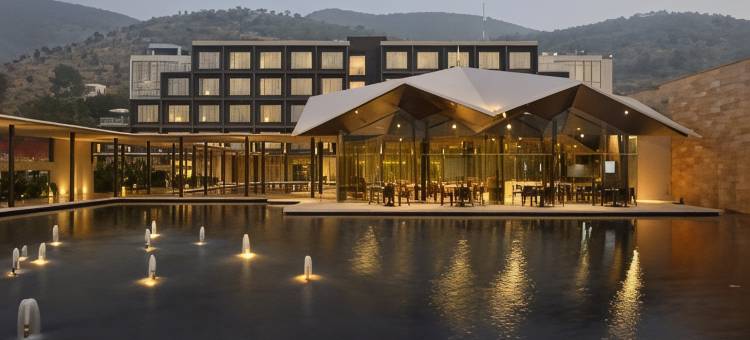 提鲁帕提马尔萨萨诺瓦高级酒店(Marasa Sarovar Premiere)图片