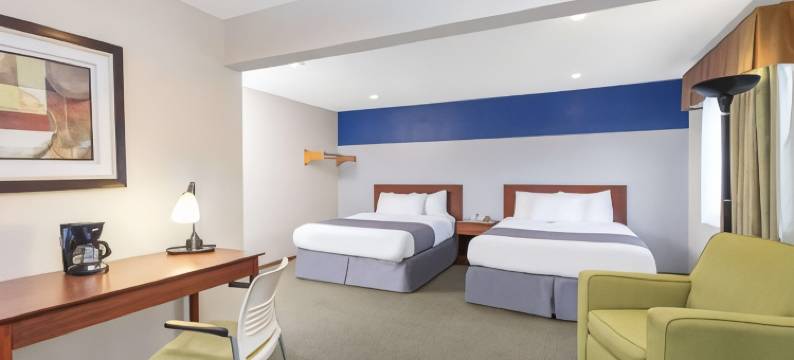 迪比克呗盟套房酒店(Baymont by Wyndham Dubuque)图片