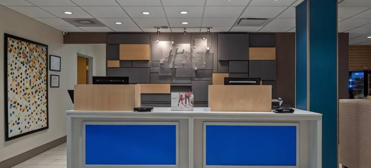 智选假日套房酒店伍德布里奇(Holiday Inn Express & Suites Woodbridge)图片