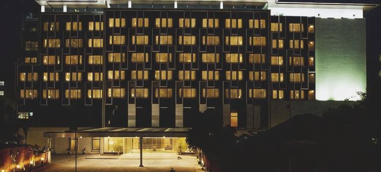 果阿帕纳吉维瓦塔酒店(Vivanta Goa, Panaji)图片