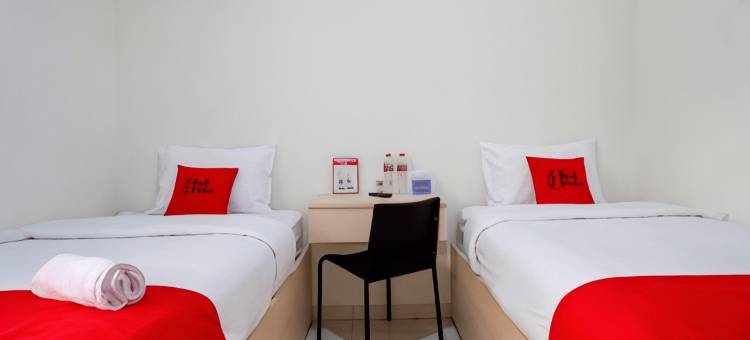 阿伦阿伦库杜斯附近的红多兹丝 2(RedDoorz Near Alun Alun Kudus 2)图片