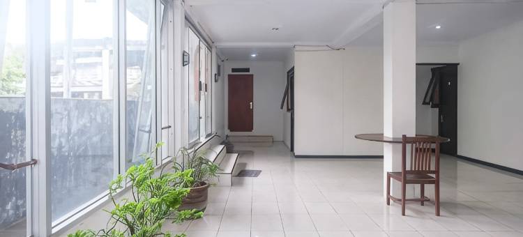 OYO2519玛雅加里尼酒店(RedDoorz at Mayang Garini 2 Borobudur)图片