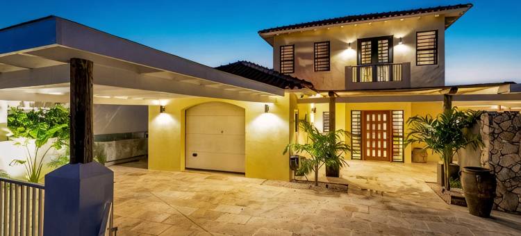 Luxury Villa Overlooking the Laguna Marina图片