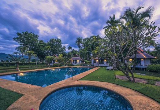 Bura Lumpai Resort Hotel Overview
