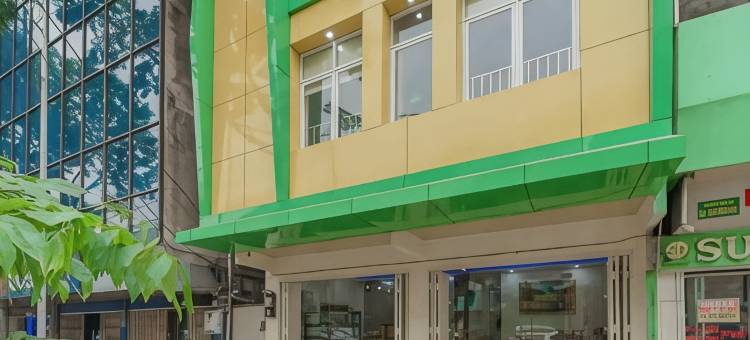 红多兹Plus酒店-近巨港RS RK查理塔斯2号(RedDoorz Plus Near RS RK Charitas 2 Palembang)图片