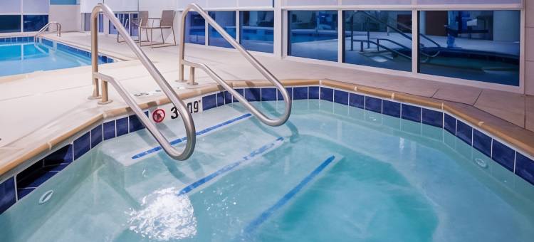 智选假日套房酒店德梅因西南(Holiday Inn Express & Suites des Moines Downtown)图片