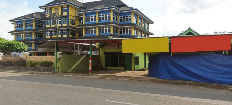 红多兹酒店-近楠榜梅德卡地铁塔曼(RedDoorz Near Taman Merdeka Metro Lampung)图片