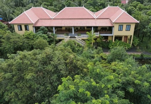 Villa Romduol Hotel Overview