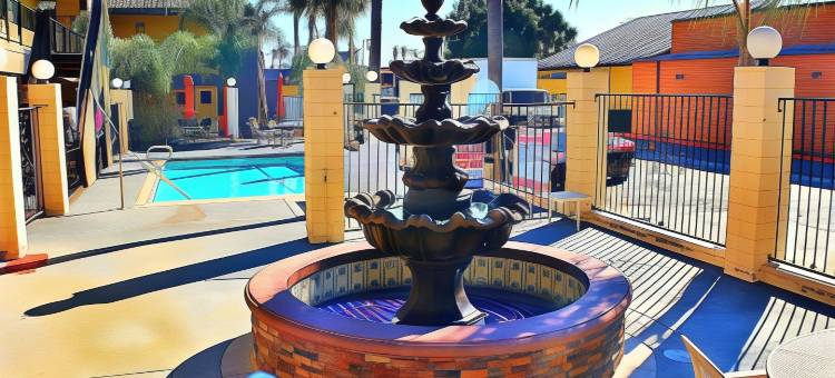 丘拉维斯塔海湾酒店(SureStay Hotel by Best Western Chula Vista San Diego Bay)图片