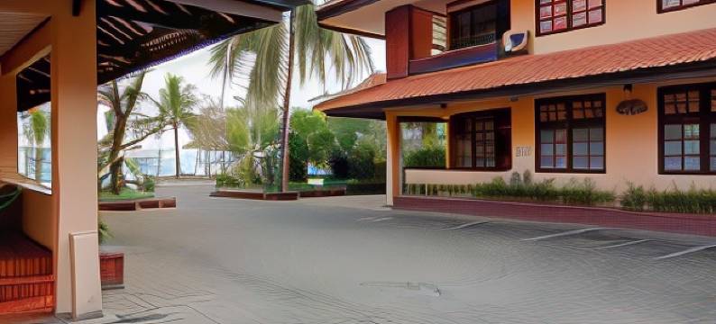 红多兹Plus酒店-近安耶尔图古梅库苏尔(RedDoorz Plus Near Tugu Mercusuar Anyer)图片